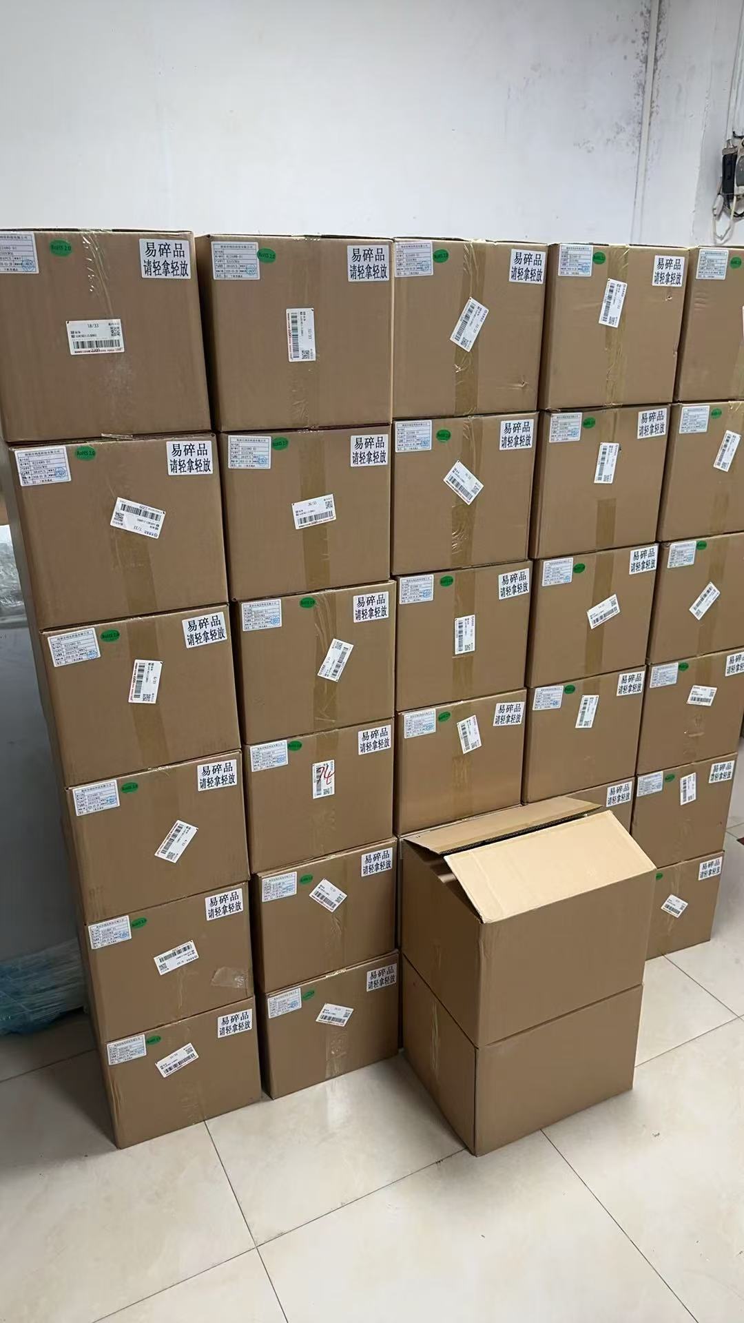 20,000 3.5-inch LCD screens delivered to a Singaporean client on time.